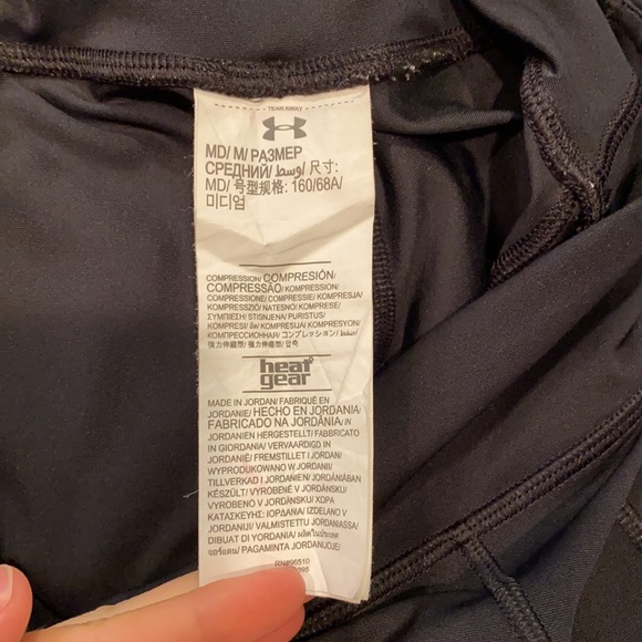 Under Armour size medium capris - Picture 5 of 5